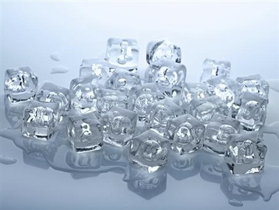 Dry Ice vs Normal Ice: Hva er forskjellen?